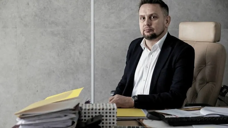 Jak zostać komornikiem – krok po kroku do kariery w egzekucji należności