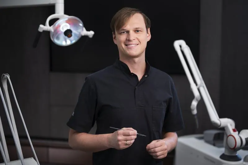 Krawiec na współczesnym rynku – ile zarabia fachowiec od sztuki szycia?