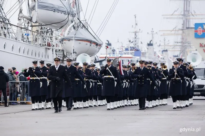 Zanurzenie w życie: jak wygląda praca w marynarce wojennej?