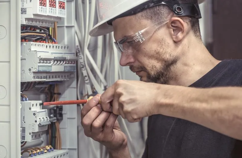 Możliwości zawodowe techników elektryków