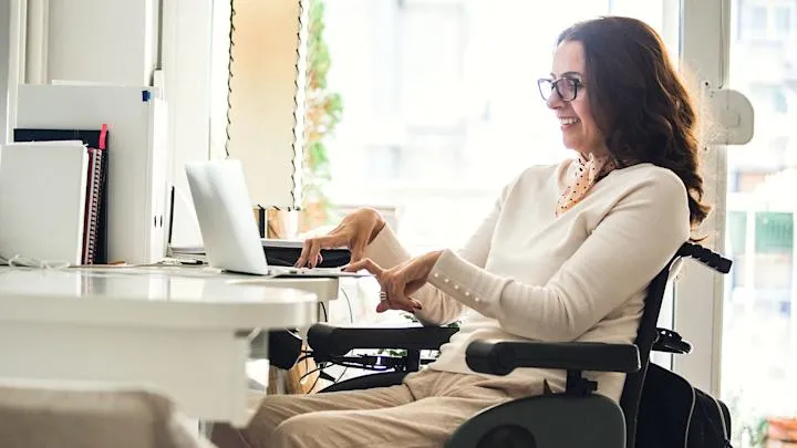 Porównanie zarobków w różnych gminach